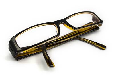 who invented the first eyeglasses